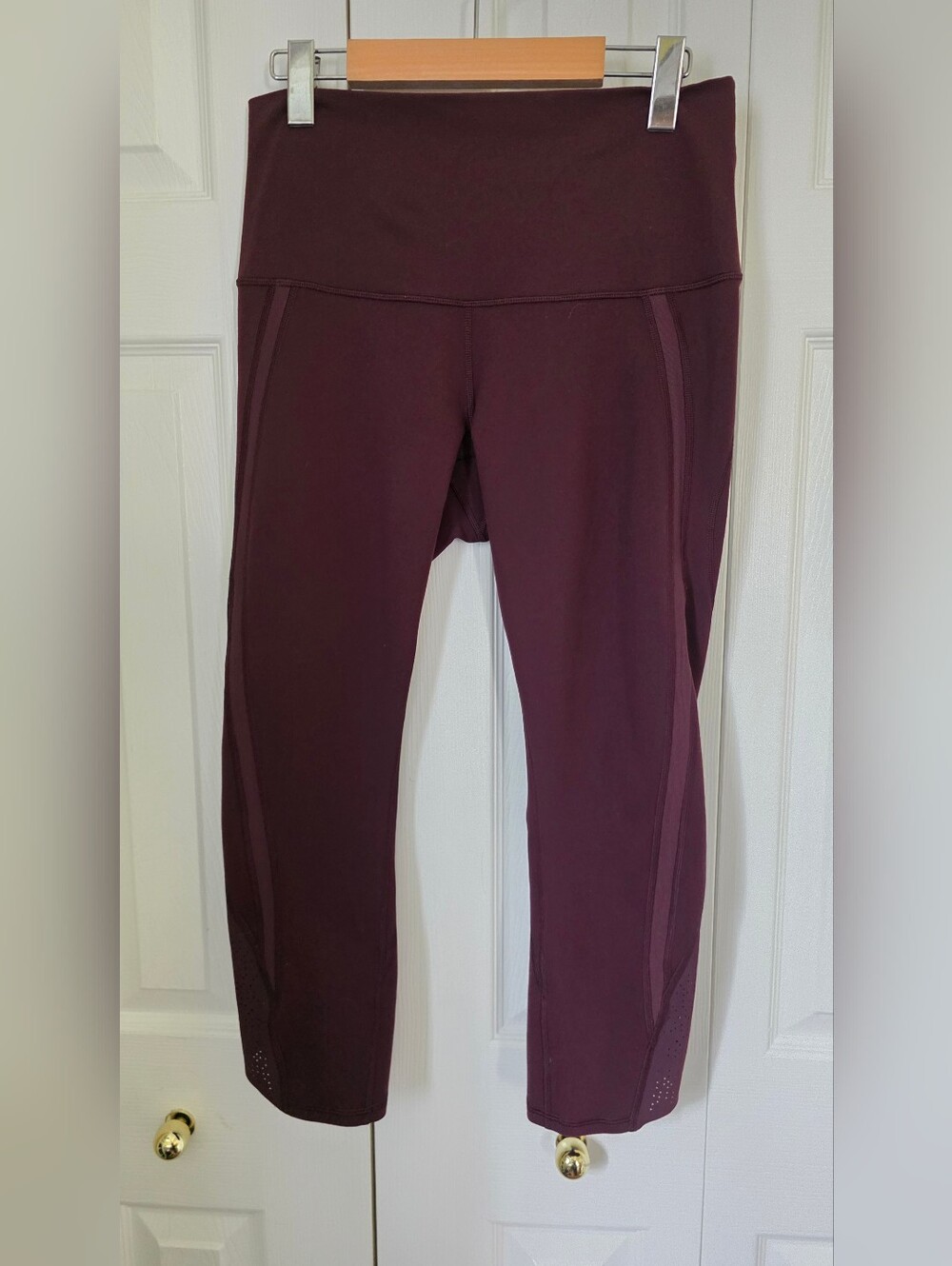 Cropped High-Waist Leggings 22" in Deep Plum Size 10